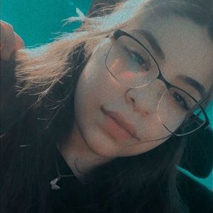 Meet your Posher, Alondra